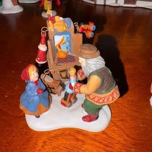 DEPT 56 THE HERITAGE VILLAGE COLLECTION CHRISTMAS BIZAAR TOY VENDOR & CART